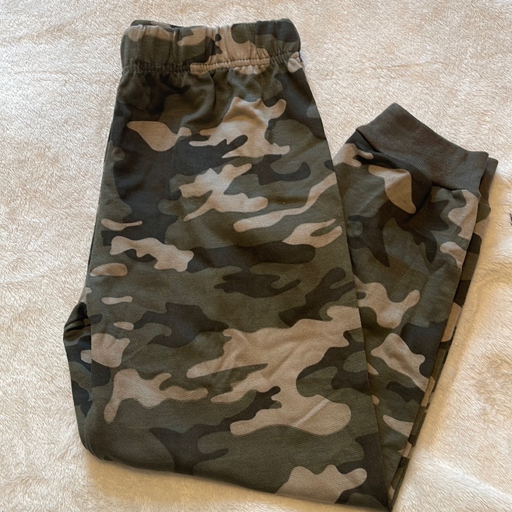 💖3/$15💖 NWOT Camo Joggers